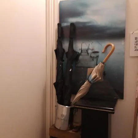 Homey Budget Bedroom ホームステイ