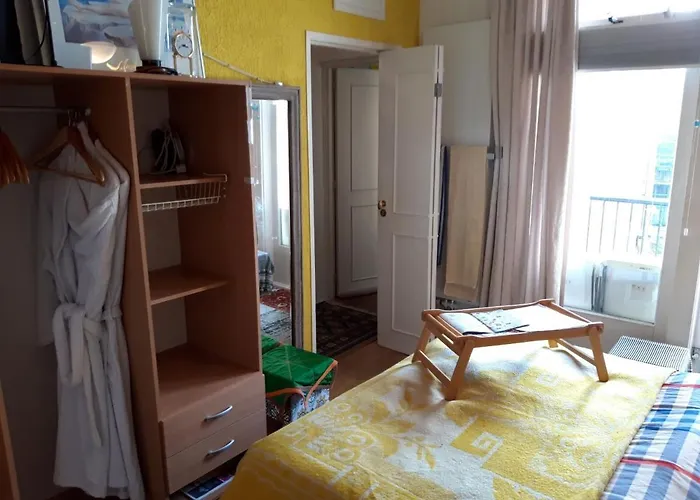 Homey Budget Bedroom *