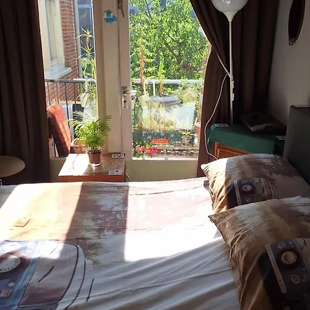 Homey Budget Bedroom * Amsterdam
