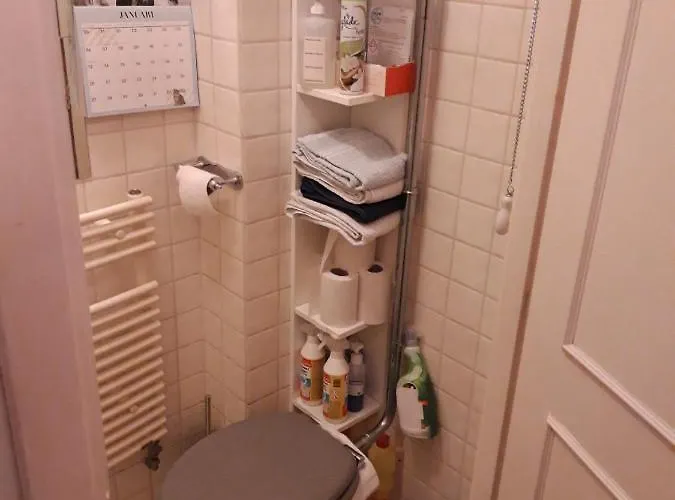 Homey Budget Bedroom Amsterdam