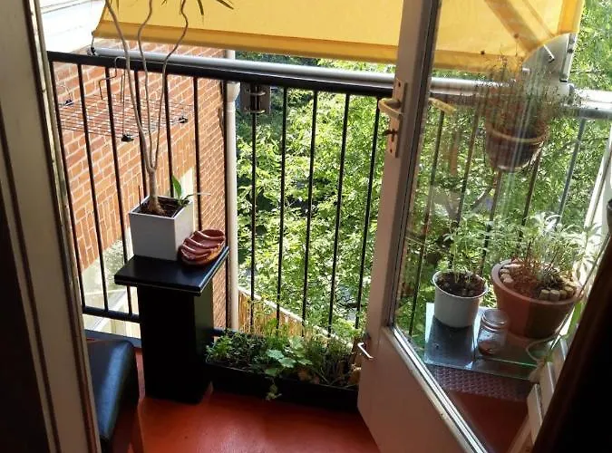 Homey Budget Bedroom * Amsterdam